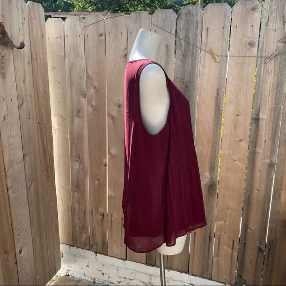Torrid Burgundy Pleated Tank Chiffon Swing Blouse 1X - Picture 10 of 11